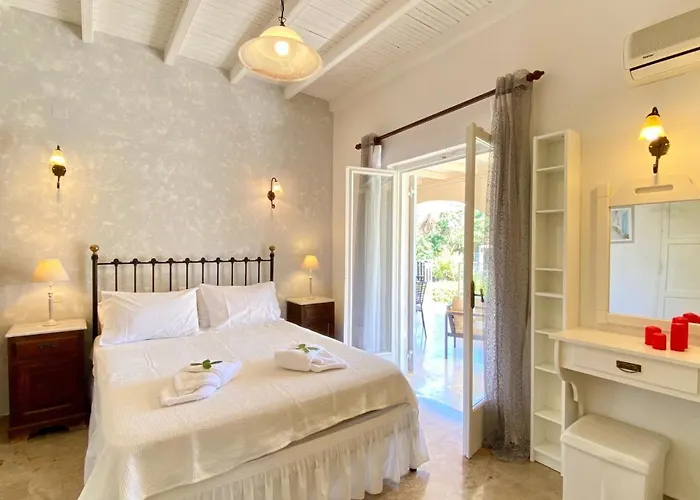 Villa Petros With Private Pool By Dadovillas