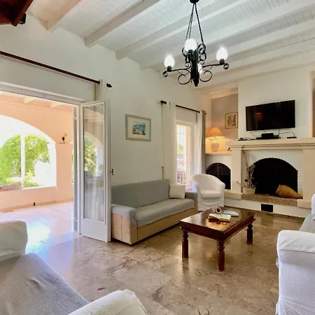 Villa Petros With Private Pool By Dadovillas *