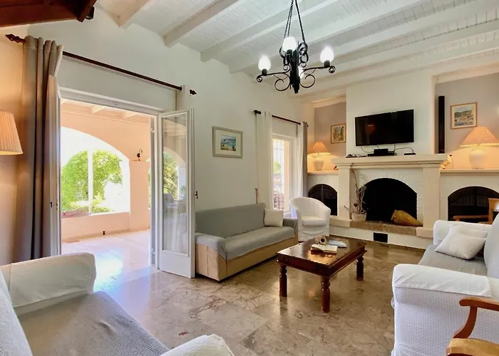 Villa Petros With Private Pool By Dadovillas *