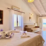 Petros With Private Pool By Dadovillas